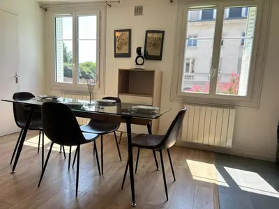 Télévision ou salle de divertissement dans l'établissement La Cathédrale, en hypercentre