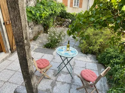Jardin de l'établissement La maison du Chateau
