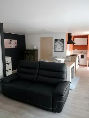 Cuisine ou kitchenette dans l'établissement Appartement proche de la Mairie