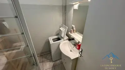 Salle de bains dans l'établissement Le Rayon Dore 8pers