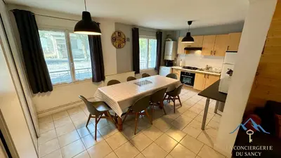 Cuisine ou kitchenette dans l'établissement Le Rayon Dore 8pers