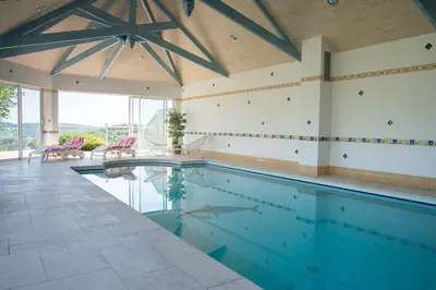 Piscine de l'établissement Les Hauts de Fondanger ou située à proximité