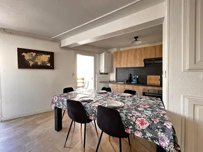 Cuisine ou kitchenette dans l'établissement Le Grand Nid en Haut, duplex