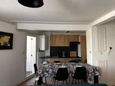 Cuisine ou kitchenette dans l'établissement Le Grand Nid en Haut, duplex