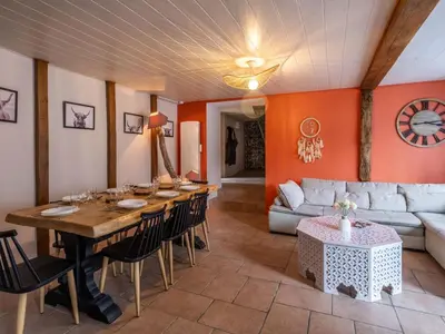 Coin salon dans l'établissement Maison auvergnate cœur de village