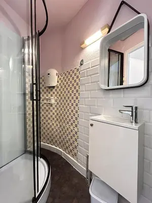 Salle de bains dans l'établissement Birds Escape, proche de la gare