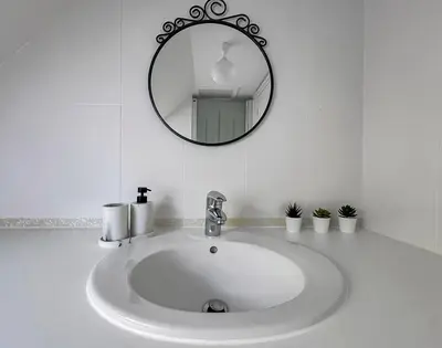 Salle de bains dans l'établissement Maison de caractère au cœur du Périgord