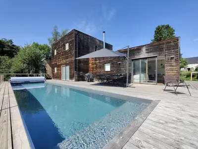 Piscine de l'établissement La maison des Combrailles ou située à proximité
