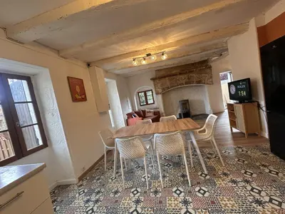 Télévision ou salle de divertissement dans l'établissement Maison du Barry - Piscine - Périgord Dordogne