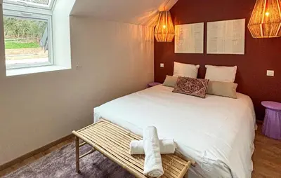 Un ou plusieurs lits dans un hébergement de l'établissement Beautiful Home In Alleyrat With Wifi