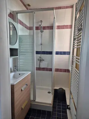 Salle de bains dans l'établissement Maison Valentine