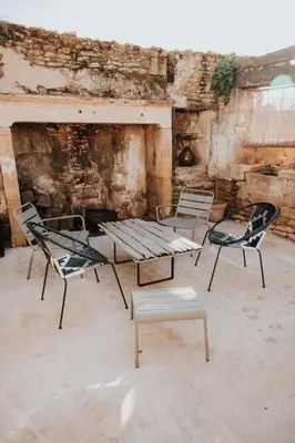 Coin salon dans l'établissement Refuge de campagne au coeur du Périgord