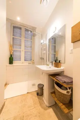 Salle de bains dans l'établissement Villa Chadourne - La Cle Perdue - Studio
