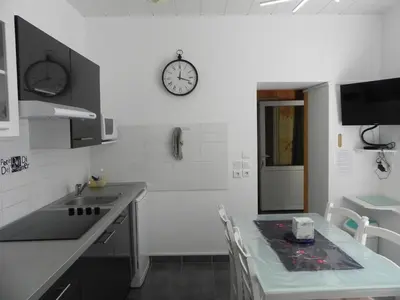 Cuisine ou kitchenette dans l'établissement VILLA LOZELOUX n 1