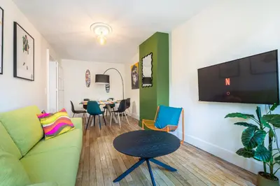Télévision ou salle de divertissement dans l'établissement Le Pop-up, Spacieux-Hyper centre-Lumineux