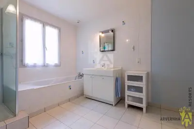 Salle de bains dans l'établissement Chalet Flore