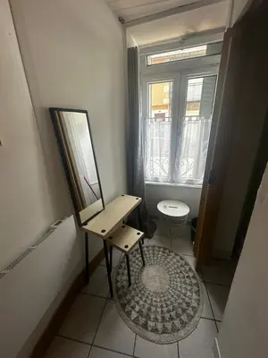 Salle de bains dans l'établissement Petit studio centre mont dore