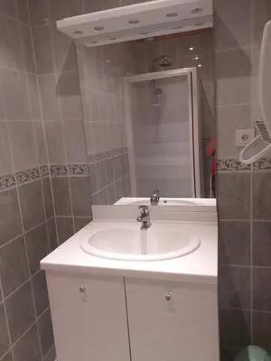 Salle de bains dans l'établissement Chez Maurice et Sylvie