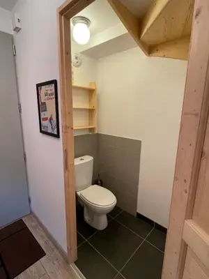 Salle de bains dans l'établissement ALTURA T2 Duplex wifi au pied des montagnes