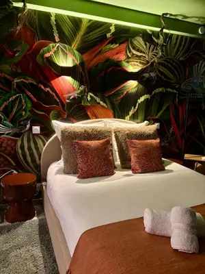 Un ou plusieurs lits dans un hébergement de l'établissement Casa Jungle - Le Studio Végétal - Confort & Design