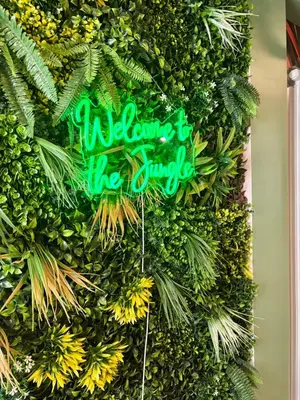Jardin de l'établissement Casa Jungle - Le Studio Végétal - Confort & Design