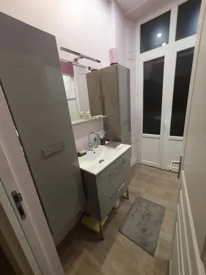 Salle de bains dans l'établissement Maison familiale au coeur des volcans d'auvergne