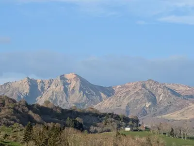 Vue générale sur la montagne ou vue sur la montagne depuis l'appartement