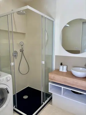 Salle de bains dans l'établissement Casa Bert - Appartement pour 2 personnes - Moderne - Balcon