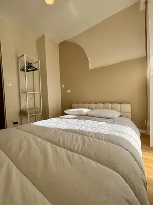 Un ou plusieurs lits dans un hébergement de l'établissement Casa Bert - Appartement pour 2 personnes - Moderne - Balcon