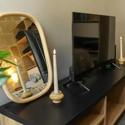 Cozy Air-Conditioned - Central - Close to Train Station