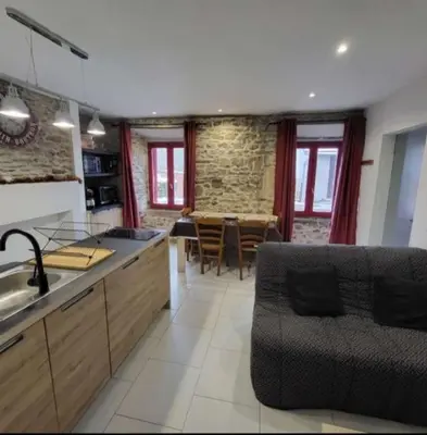 Cuisine ou kitchenette dans l'établissement Appartement rdc maison Ed Den