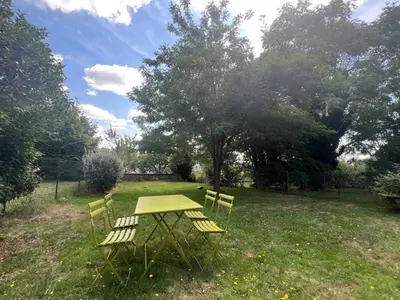 Jardin de l'établissement Appartement cosy avec jardin - Stationnement gratuit