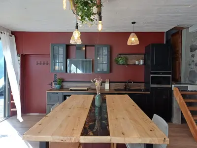 Cuisine ou kitchenette dans l'établissement Aux 4 Saisons