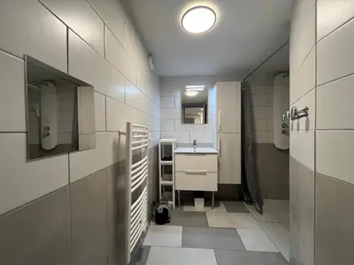 Plan de l'établissement Spacieux Duplex à La Bourboule, 87m² pour 6 pers. - FR-1-608-296