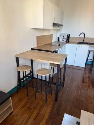 Cuisine ou kitchenette dans l'établissement Bel Appartement T2