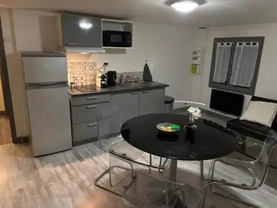 Cuisine ou kitchenette dans l'établissement Le Nid du Sablard