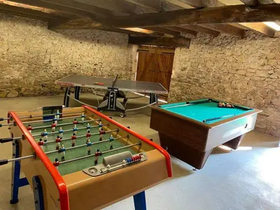 Billard dans l'établissement Gîte Loêtitia à la campagne 21 peoples , 9 rooms, pool