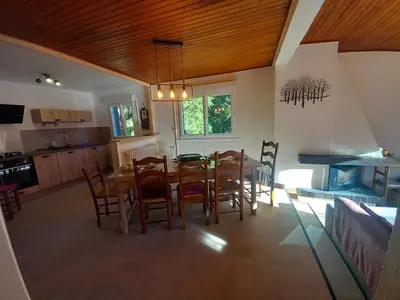 Cuisine ou kitchenette dans l'établissement chalet vassivière