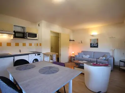 Cuisine ou kitchenette dans l'établissement Appartement T2 au centre avec vue, animaux admis, parking - FR-1-608-297