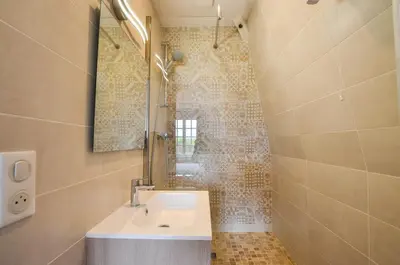 Salle de bains dans l'établissement Manoir la Colombière, exceptional cottage, 25 peoples