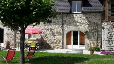 Jardin de l'établissement Gite Le Rosier