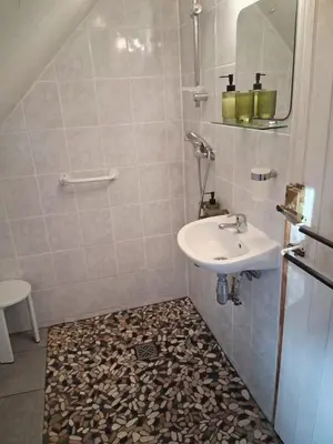 Salle de bains dans l'établissement Demeure périgourdine, prairies et accès rivière