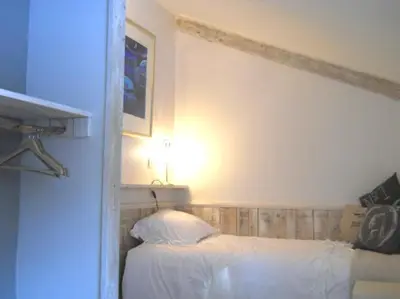 Un ou plusieurs lits dans un hébergement de l'établissement Maison van Stijn, Gîte les 3 Etoiles d'Auvergne