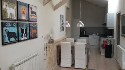 Cuisine ou kitchenette dans l'établissement Maison van Stijn, Gîte les 3 Etoiles d'Auvergne