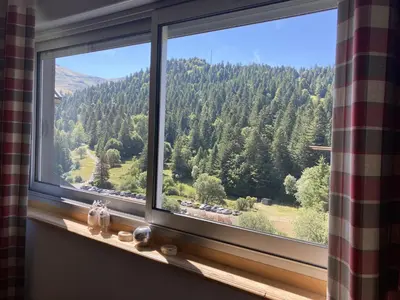 Vue générale sur la montagne ou vue sur la montagne depuis l'appartement