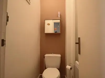 Salle de bains dans l'établissement Duplex historique 4 personnes à La Bourboule - FR-1-858-3