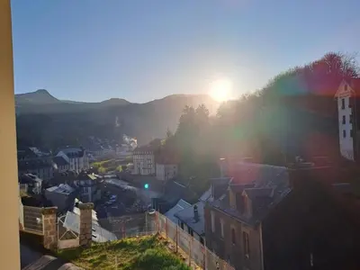 Vue générale sur la montagne ou vue sur la montagne depuis l'appartement