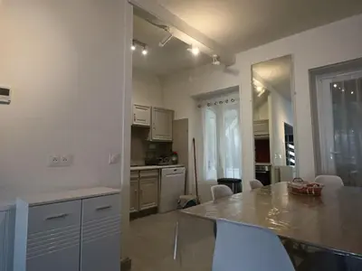 Cuisine ou kitchenette dans l'établissement Grande maison jusqu'à 8 personnes à La Bourboule - FR-1-858-6