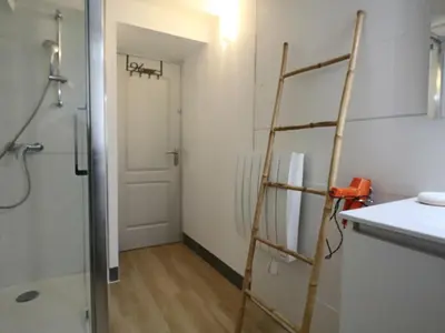 Salle de bains dans l'établissement Appartement Loft en Centre-Ville, 4 Pers., Parking Privé - FR-1-858-17