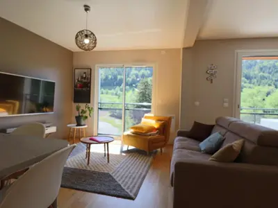 Télévision ou salle de divertissement dans l'établissement Appartement chaleureux 6 pers avec terrasse au Mont-Dore - FR-1-858-31